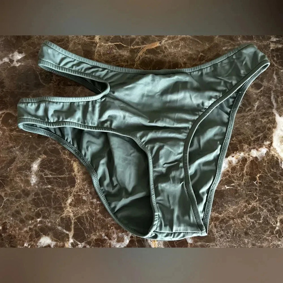 Venus mint green bikini bottom.  NWOT size 12 - Picture 1 of 4